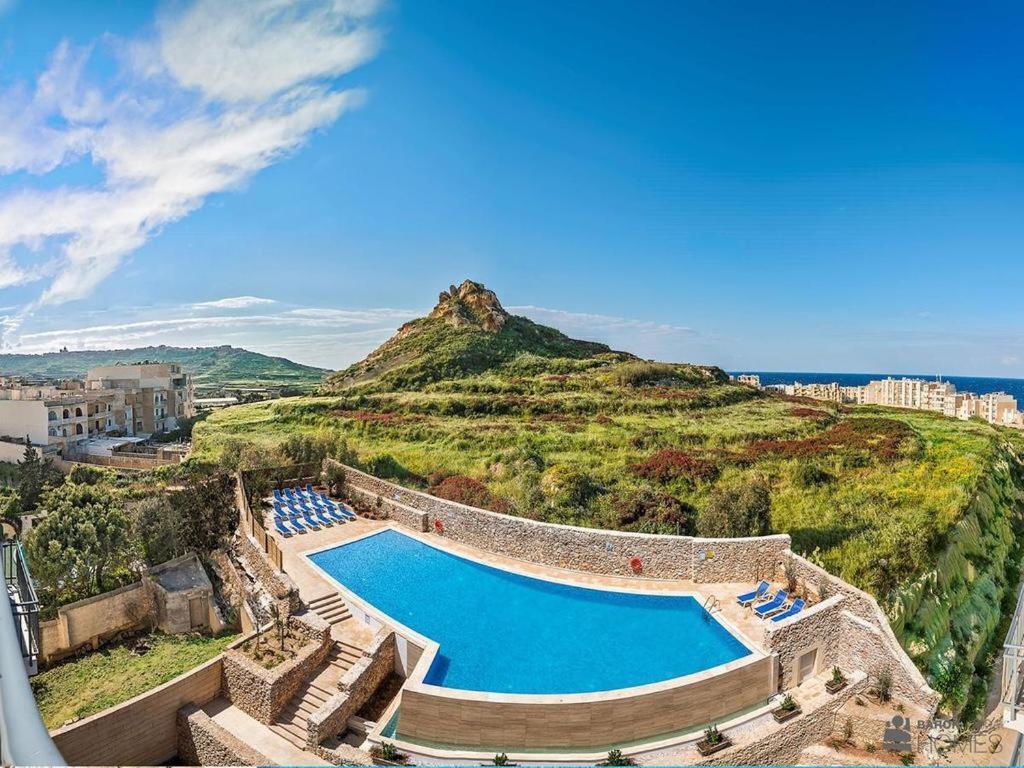 Your Room, Your Apartment, Your Shared Pool 马萨佛恩 外观 照片