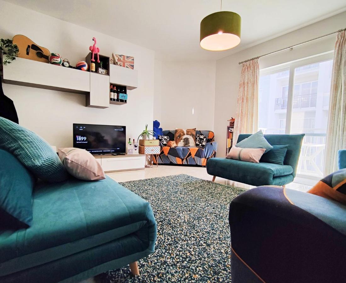 Your Room, Your Apartment, Your Shared Pool 马萨佛恩 外观 照片