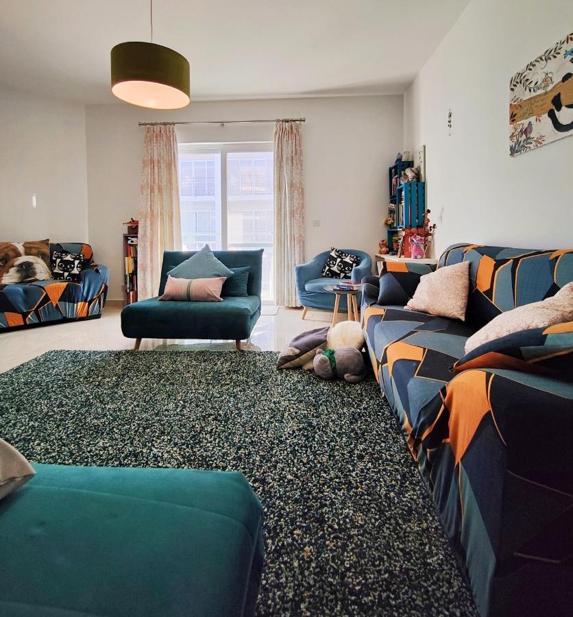 Your Room, Your Apartment, Your Shared Pool 马萨佛恩 外观 照片