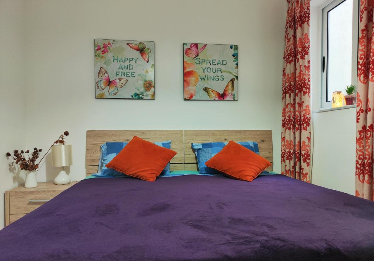 Your Room, Your Apartment, Your Shared Pool 马萨佛恩 外观 照片